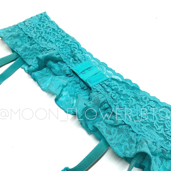 Victoria Secret Dream Angels Turquoise Lace Ruffle Garter Belt - Picture 4 of 8